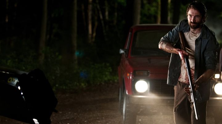 Una scena tratta dal film Open Grave