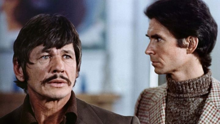 Una scena tratta dal film Qualcuno dietro la porta