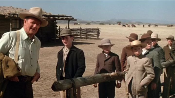 Una scena tratta dal film I cowboys