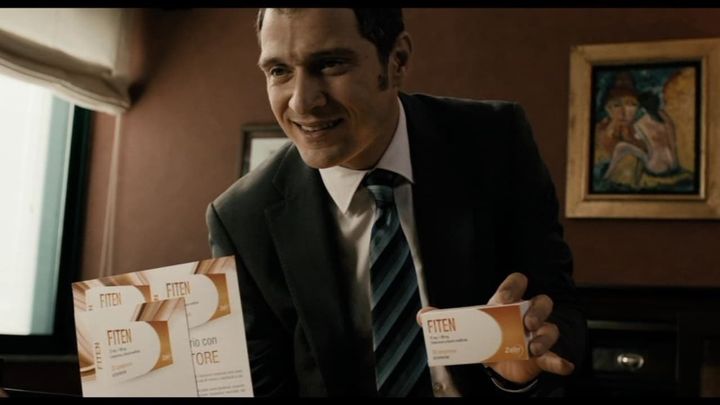 Una scena tratta dal film Il venditore di medicine