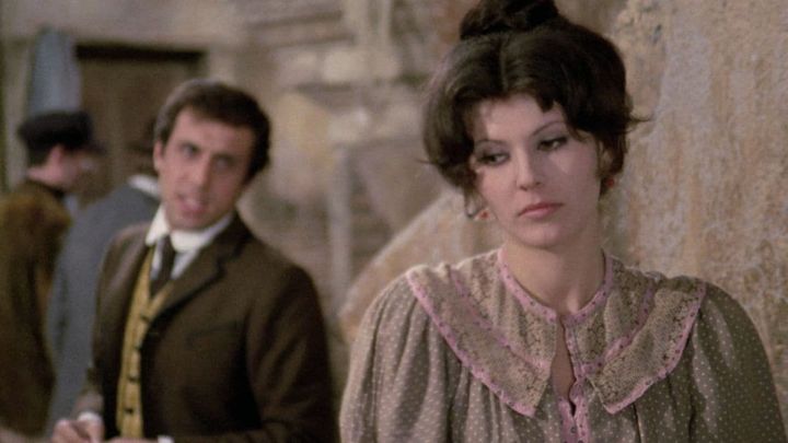 Una scena tratta dal film Er più - storia d'amore e di coltello