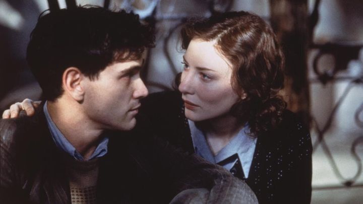 Una scena tratta dal film Charlotte Gray