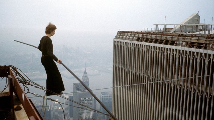 Una scena tratta dal film Man on Wire - Un uomo tra le torri