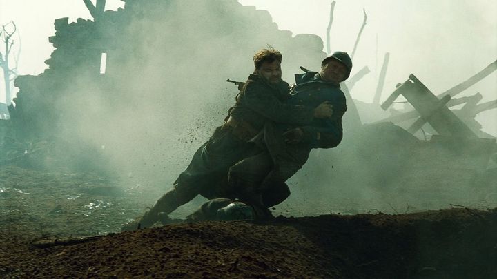 Una scena tratta dal film Una lunga domenica di passioni