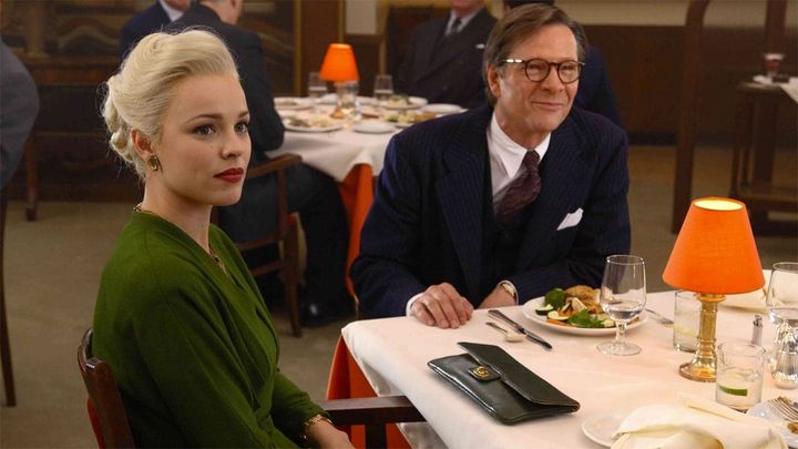 Una scena tratta dal film Arsenico e vecchi Confetti