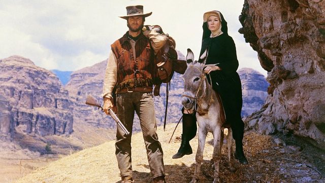 Una scena tratta dal film Gli avvoltoi hanno fame