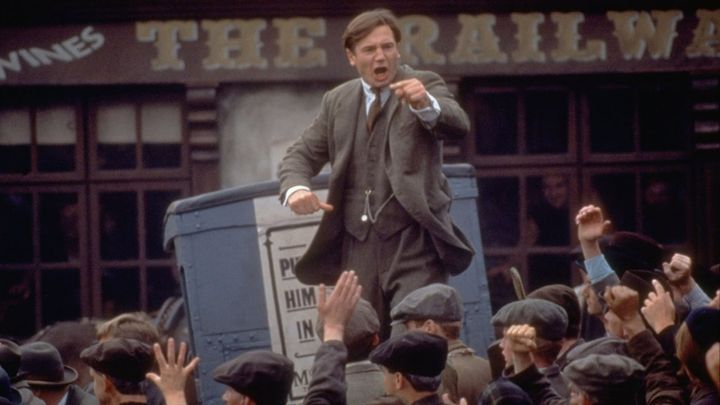 Una scena tratta dal film Michael Collins