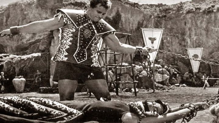 Una scena tratta dal film Ursus nella terra di fuoco