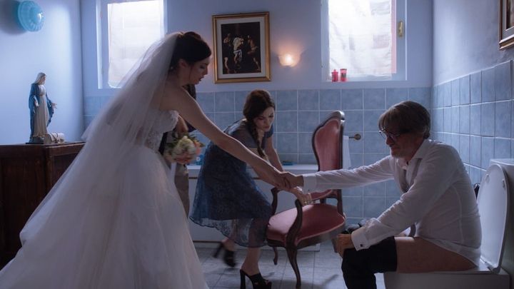 Una scena tratta dal film Lo sposo indeciso