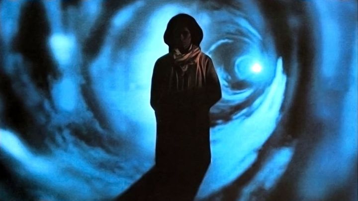 Una scena tratta dal film Luci lontane