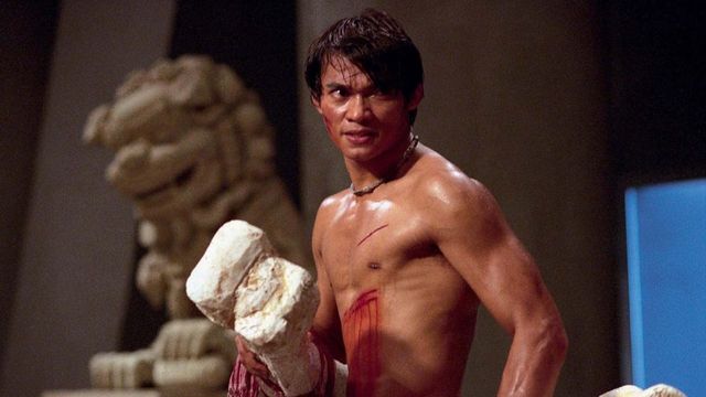 Una scena tratta dal film The Protector - La legge del Muay Thai