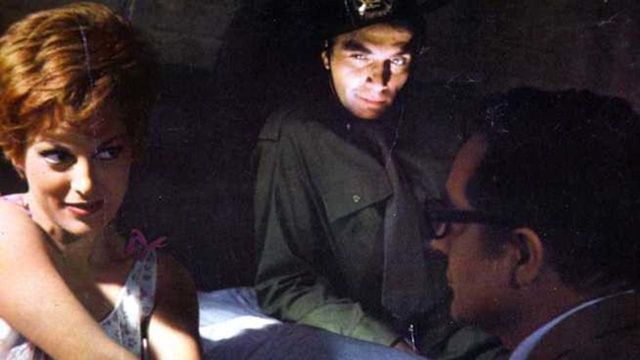 Una scena tratta dal film La ragazza del bersagliere