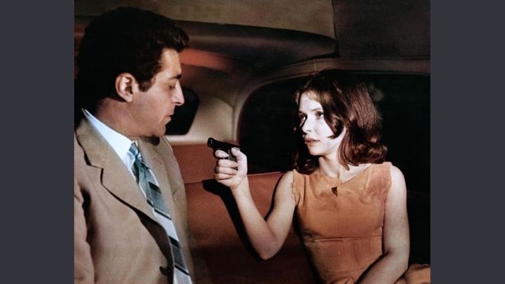 Una scena tratta dal film Il sole scotta a Cipro