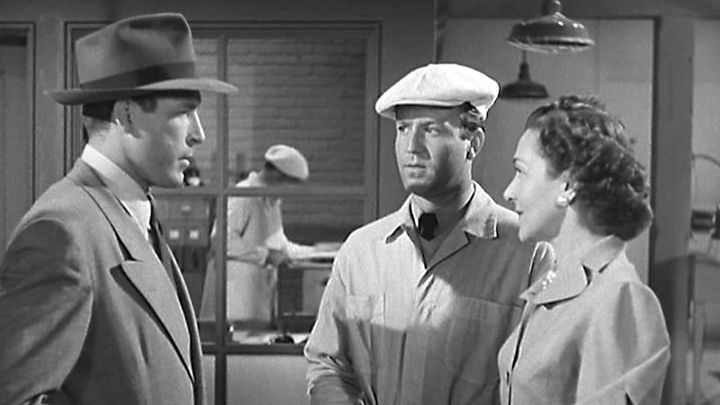 Una scena tratta dal film Squadra mobile 61