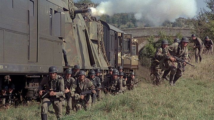 Una scena tratta dal film Quel maledetto treno blindato
