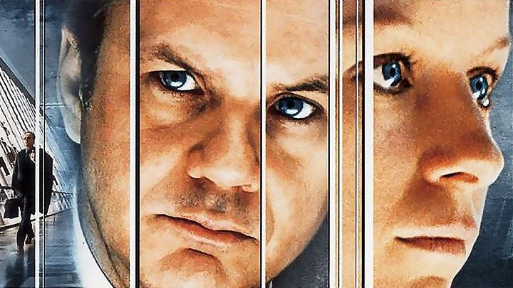 Una scena tratta dal film Codice 46