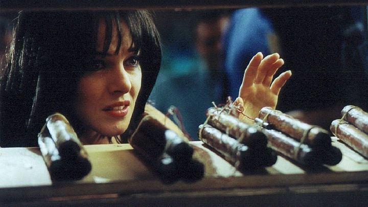 Una scena tratta dal film Tutti gli uomini del deficiente