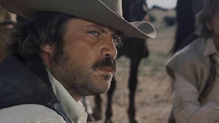 Una scena tratta dal film Il giorno dei lunghi fucili