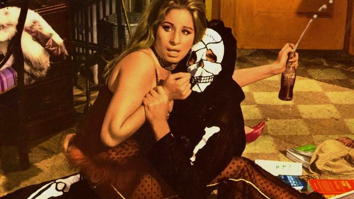 Una scena tratta dal film Il gufo e la gattina