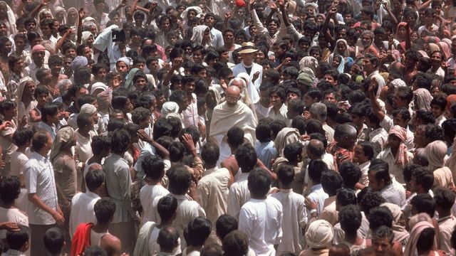 Una scena tratta dal film Gandhi