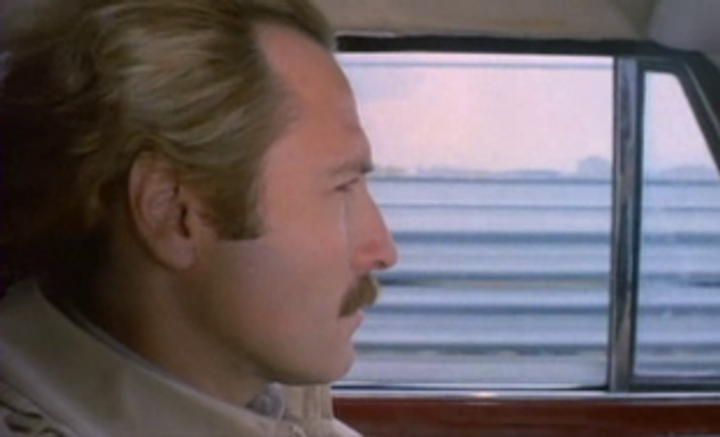 Una scena tratta dal film Roma violenta