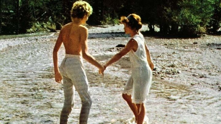 Una scena tratta dal film La prima volta, sull'erba