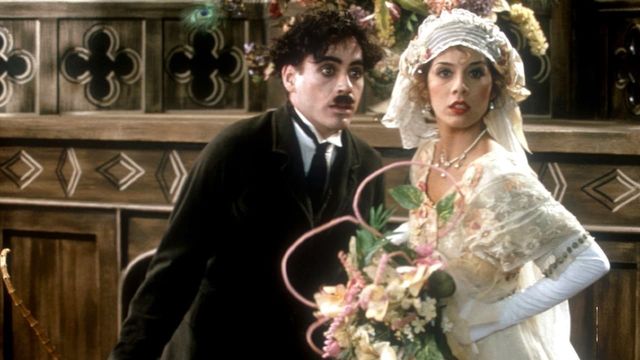 Una scena tratta dal film Charlot - Chaplin