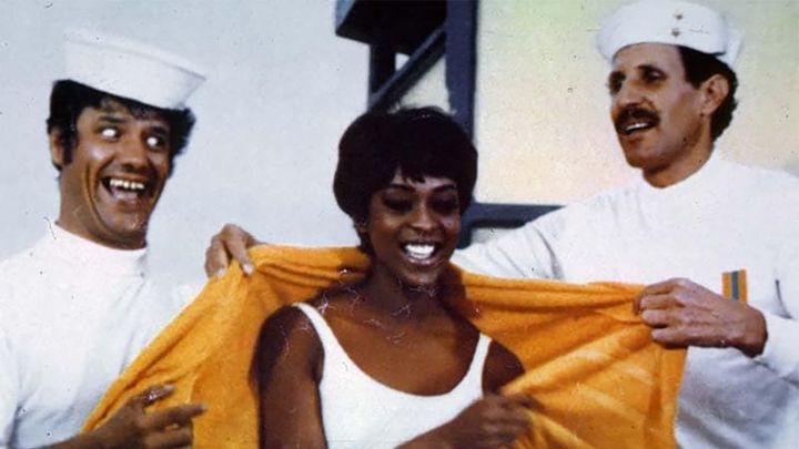 Una scena tratta dal film Stasera mi butto