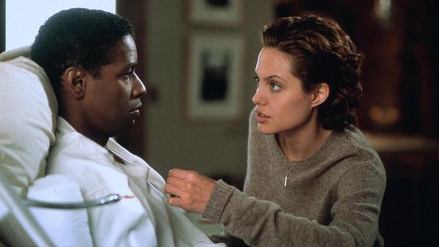 Una scena tratta dal film Il collezionista di ossa