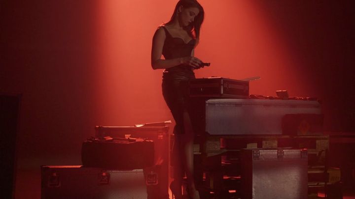 Una scena tratta dal film 3 Days to Kill