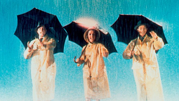 Una scena tratta dal film Cantando sotto la pioggia