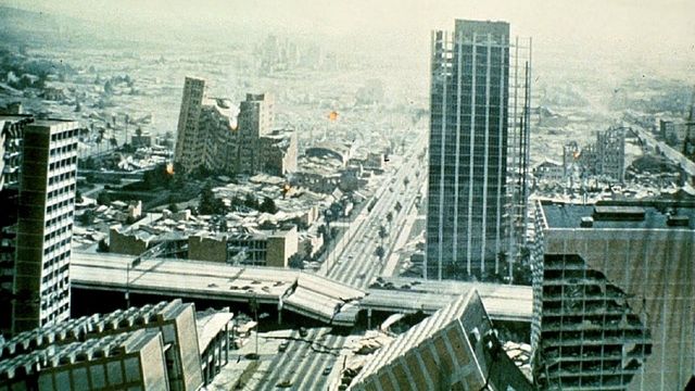 Una scena tratta dal film Terremoto