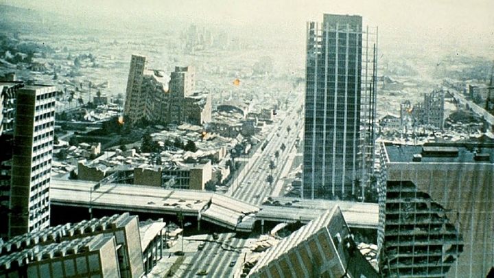 Una scena tratta dal film Terremoto