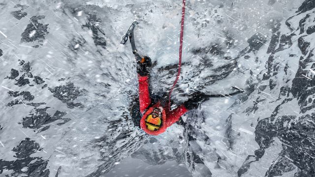 Una scena tratta dal film The Last First: Winter K2
