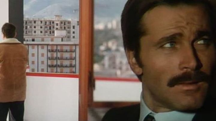 Una scena tratta dal film Confessione di un commissario di polizia al procuratore della Repubblica