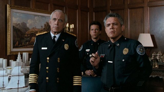 Una scena tratta dal film Scuola di polizia 6: La città è assediata