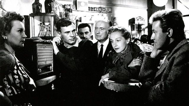 Una scena tratta dal film S.O.S. Lutezia