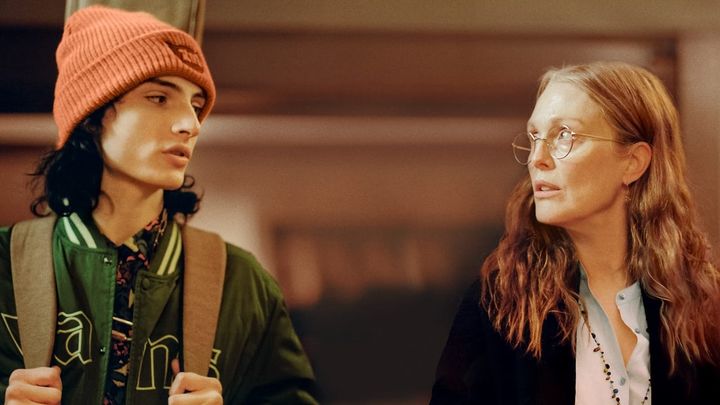 Una scena tratta dal film When You Finish Saving the World