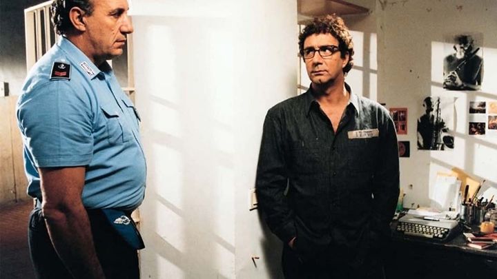 Una scena tratta dal film Caruso, zero in condotta