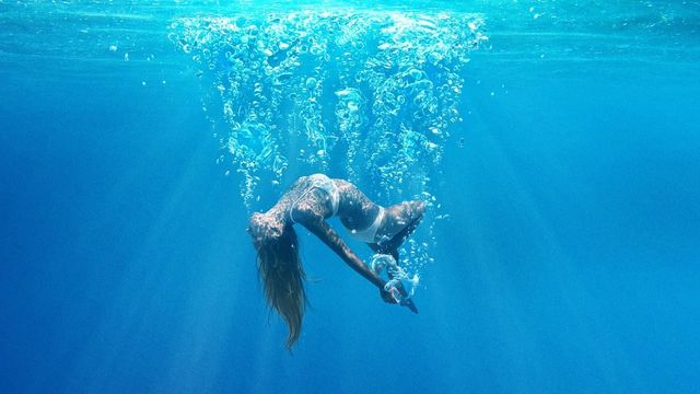 Una scena tratta dal film Under the Silver Lake