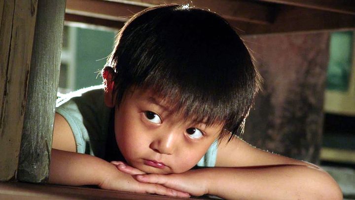 Una scena tratta dal film La guerra dei fiori rossi