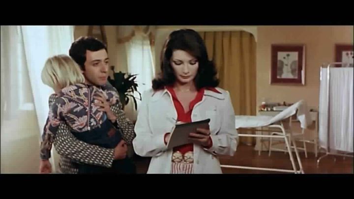 Una scena tratta dal film La dottoressa del distretto militare