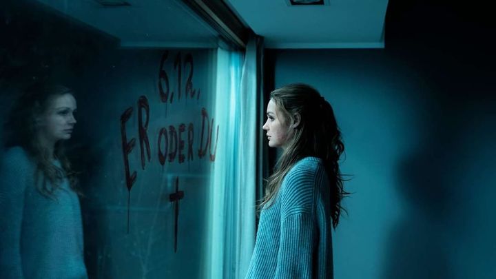 Una scena tratta dal film The Calendar Killer