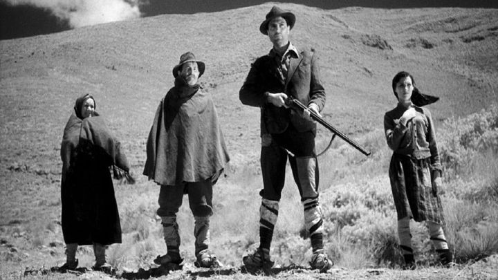 Una scena tratta dal film Non c'è pace tra gli ulivi