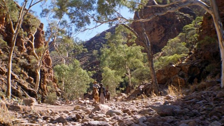 Una scena tratta dal film The Tracker - La Guida