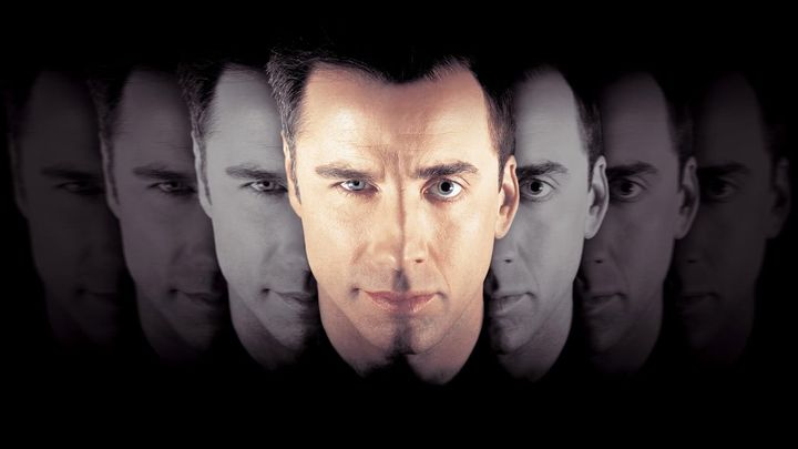 Una scena tratta dal film Face/Off - Due facce di un assassino
