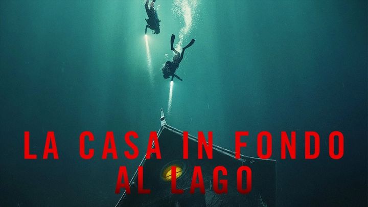 Una scena tratta dal film La casa in fondo al lago