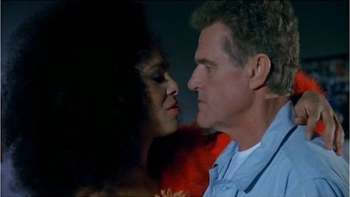 Una scena tratta dal film Hornsby e Rodriguez - Sfida criminale