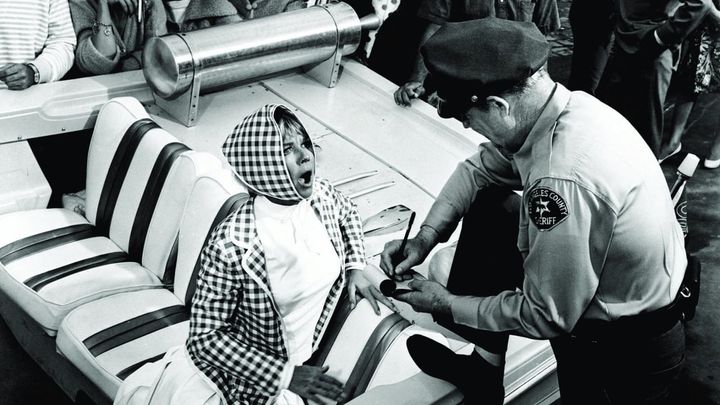 Una scena tratta dal film La mia spia di mezzanotte