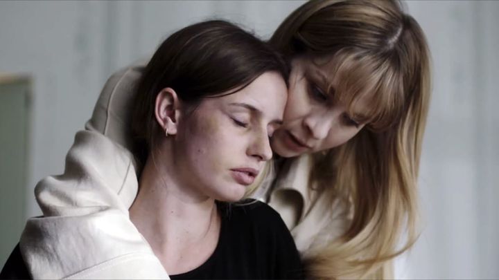 Una scena tratta dal film Between us